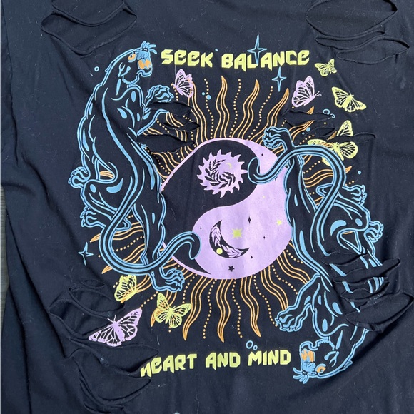 Ripped oversized tshirt - Picture 2 of 4